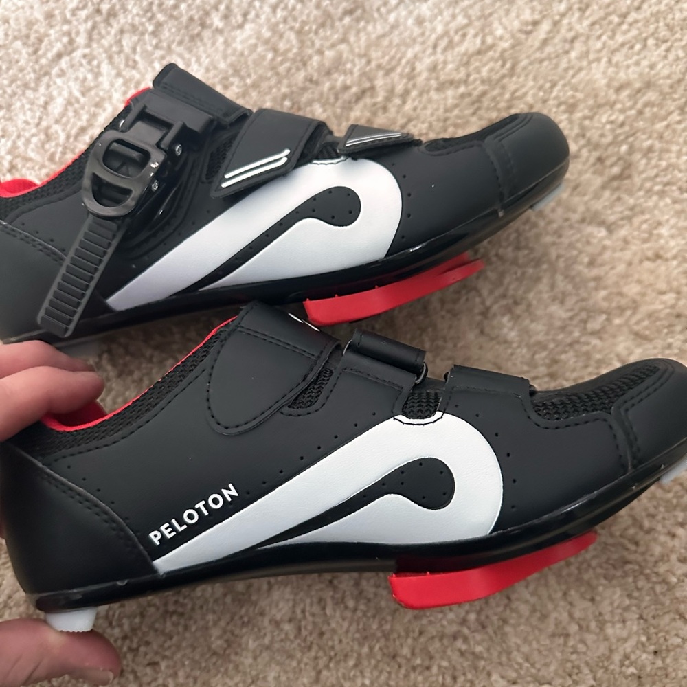 Peloton bike shoes size 38 w cleats
